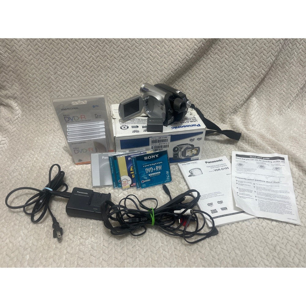 Panasonic VDR-D105 Palmcorder DVD Video Camera 30x Optical Zoom Bundle Boxed